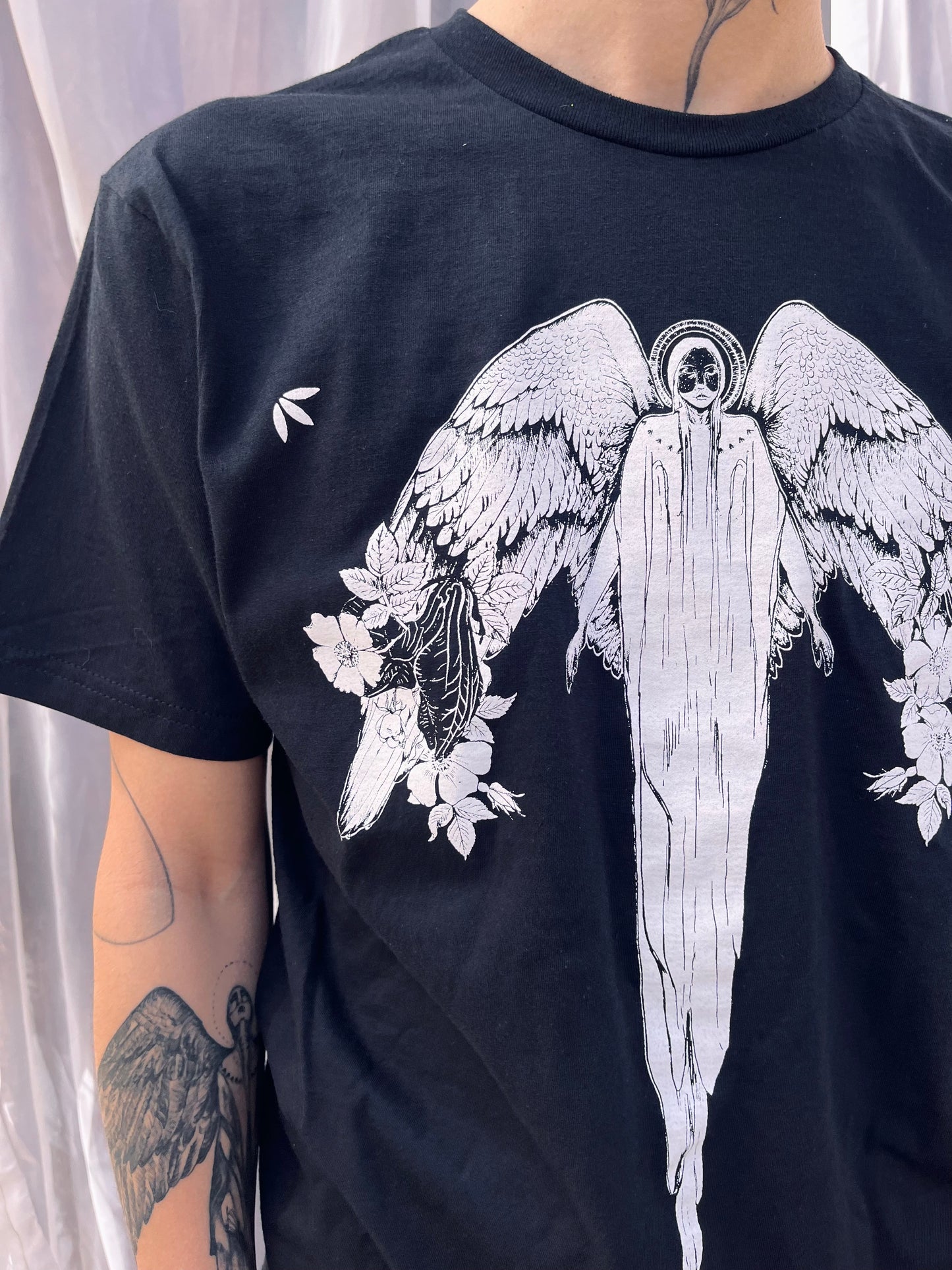 well maiden's rise t-shirt in black