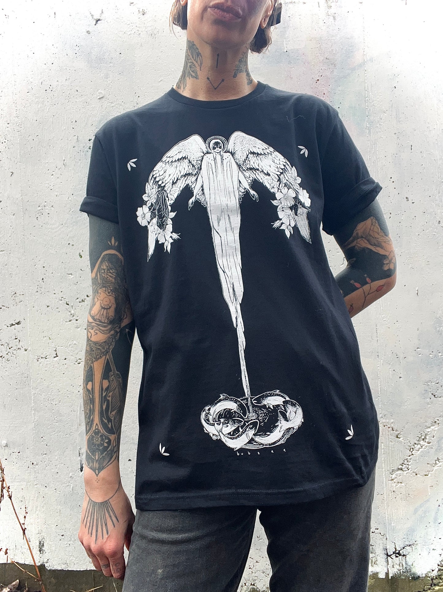 well maiden's rise t-shirt in black
